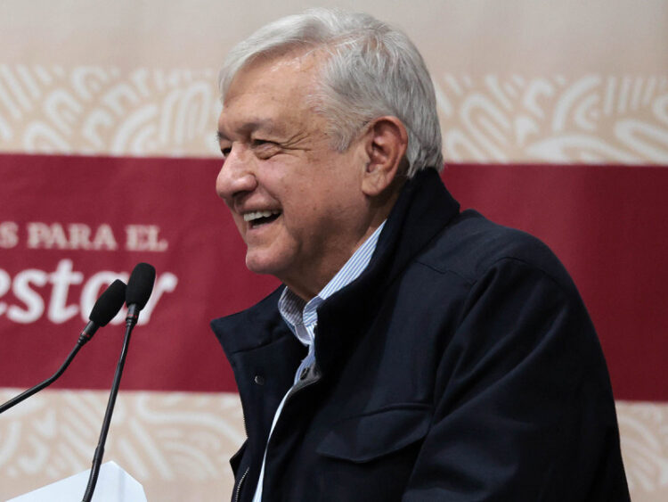 AMLO enviará iniciativa de ley para mantener cobro de IVA e ISR al 50% en frontera