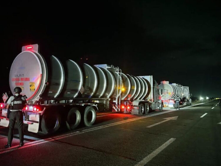 Aseguran más de 100 mil litros de huachicol en Tamaulipas