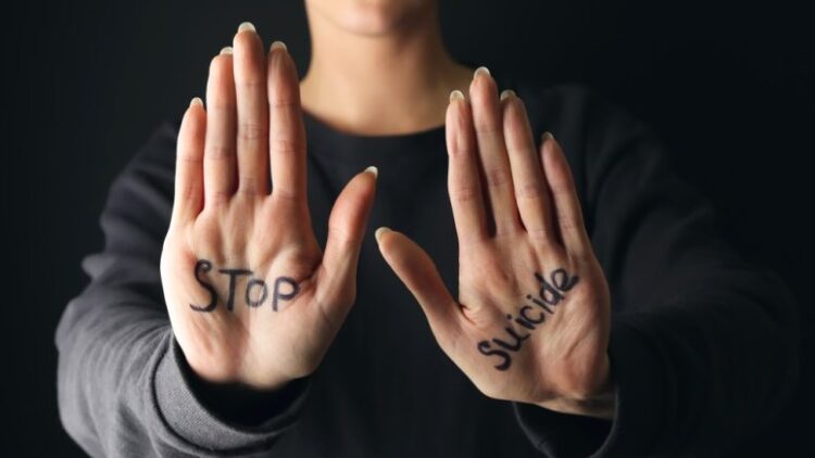 Mayor número de suicidios ocurre en personas de entre 20 y 39 años