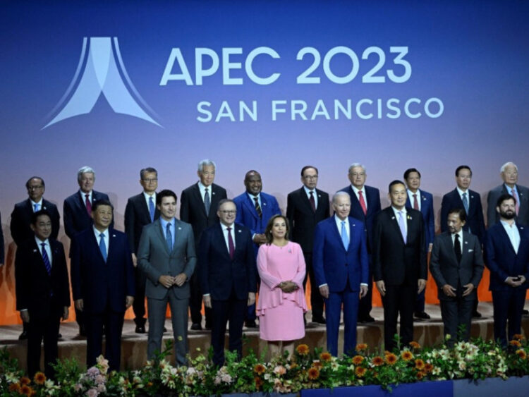 AMLO y líderes del APEC se toman la fotografía oficial del encuentro en California