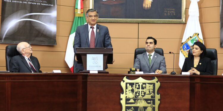 Otorgan presea “Emilio Portes Gil” del Poder Judicial al Lic. Aníbal Pérez Vargas