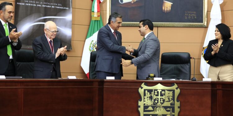 Otorgan presea “Emilio Portes Gil” del Poder Judicial al Lic. Aníbal Pérez Vargas