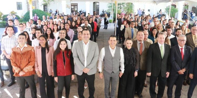 Inaugura alcalde Eduardo Gattás Cabildo de la Juventud Victorense.