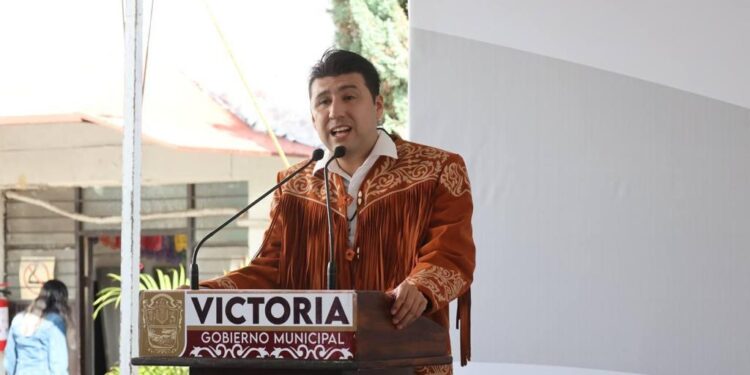 Inaugura alcalde Eduardo Gattás Cabildo de la Juventud Victorense.