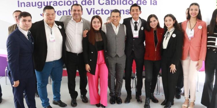 Inaugura alcalde Eduardo Gattás Cabildo de la Juventud Victorense.