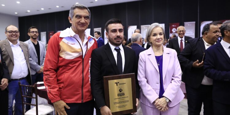 Entrega Américo Villarreal Premio Estatal del Deporte 2023 en Tamaulipas