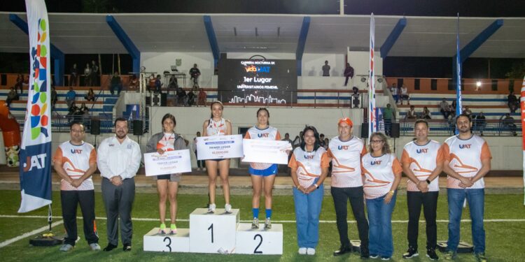 Realiza UAT con éxito la primera carrera nocturna 5k en Ciudad Victoria