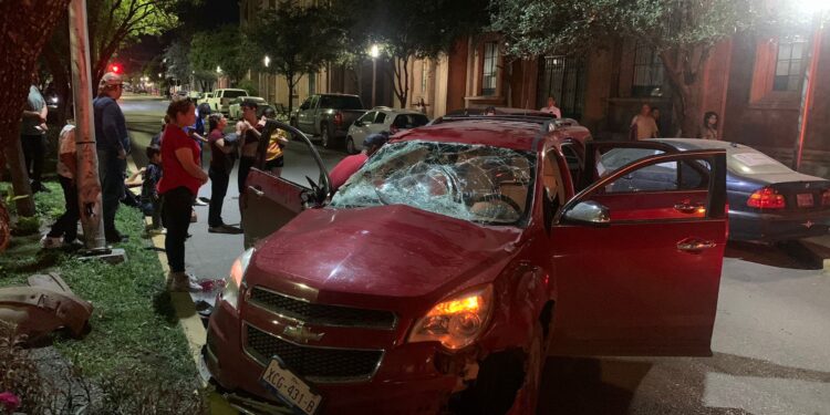 Seis heridos en choque con volcadura en el crucero 17 y Bravo de Cd. Victoria