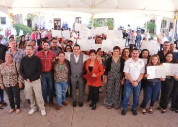 Entrega Gobierno de Victoria actas de jubilación a 24 trabajadores sindicalizados.