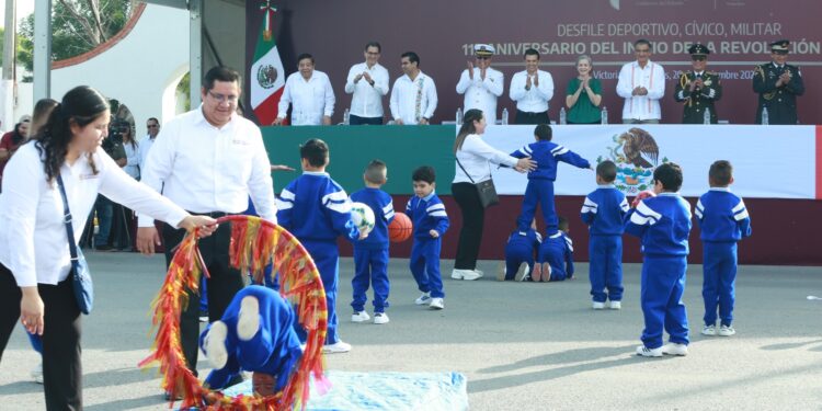 Preside Américo Villarreal desfile del 113 aniversario de la Revolución Mexicana en Tamaulipas