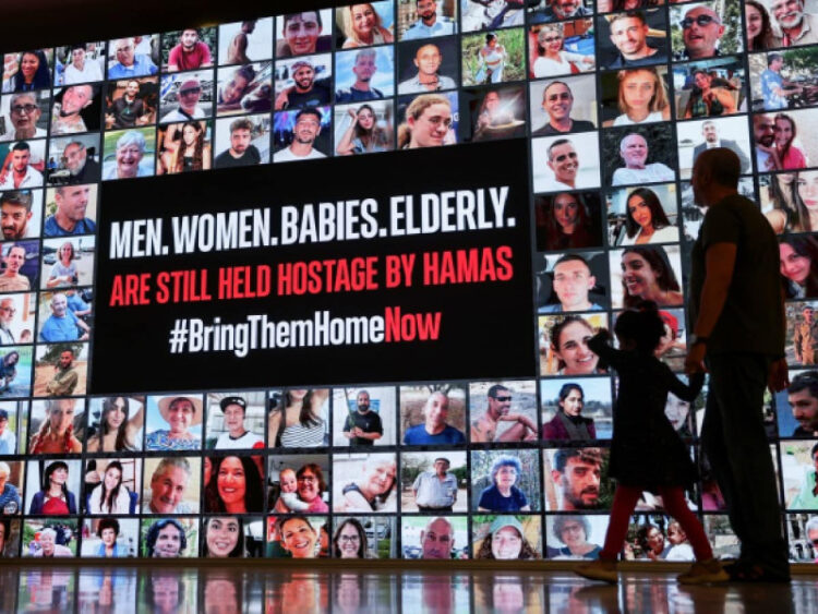 Israel aprueba acuerdo para liberar rehenes; Hamás celebra ‘tregua humanitaria’