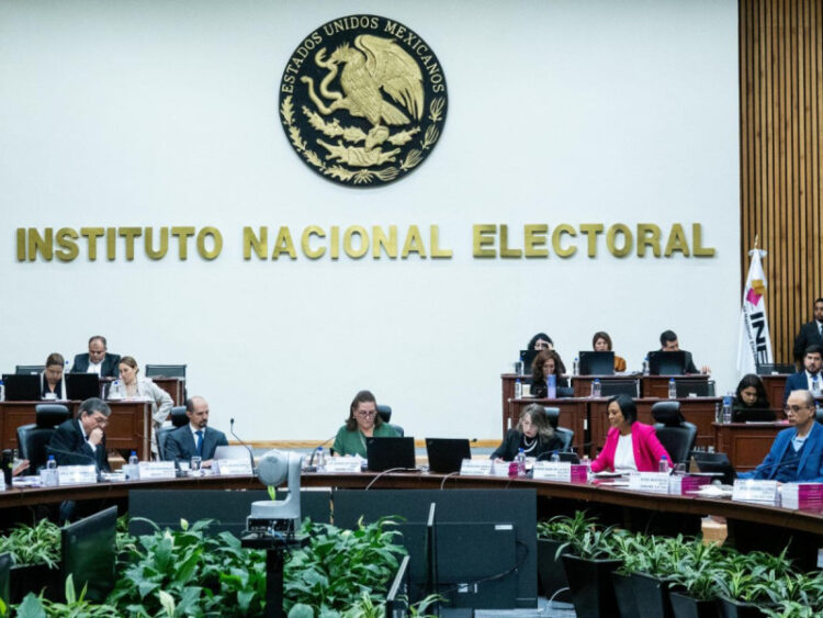 INE extiende vigencia de 3.8 millones de credenciales para votar en elecciones 2024