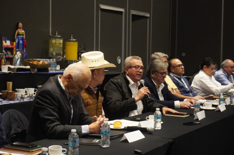 Alertan productores sobre iniciativa de ley que cambiaría reglas del uso de plaguicidas