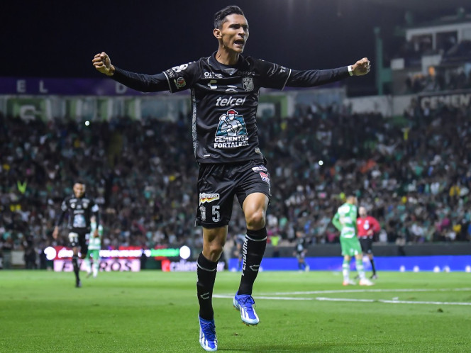 León derrota 3-2 a Santos y consigue boleto a la ‘Fiesta grande’
