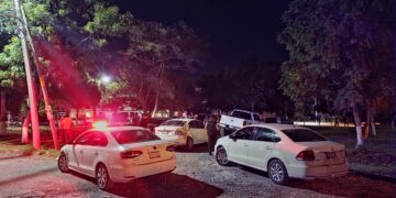 Borracho pega a 10 autos en Col. Libertad y termina loca huida “en panteón”