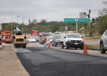 Continúa Municipio restaurando vialidades primarias de la ciudad.