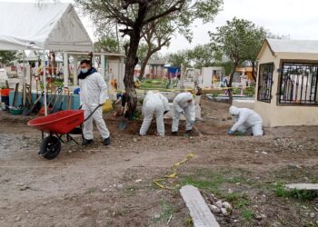 Exhuman cadáveres de fosa común en Reynosa para pruebas periciales