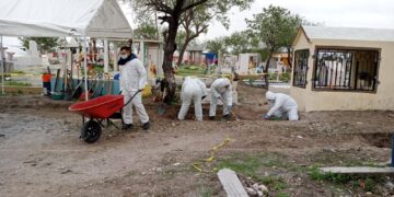 Exhuman cadáveres de fosa común en Reynosa para pruebas periciales