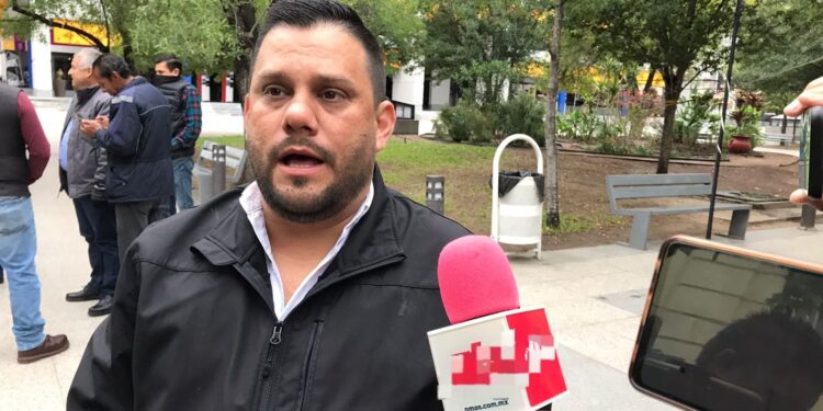 Retiran militares artefactos “explosivos” de jardinera del Casino Victorense, frente al Palacio de Gobierno