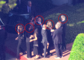 Elenco de “Friends” da último adiós a Matthew Perry en su funeral