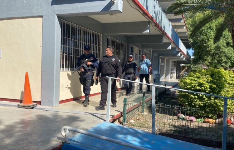 Amenaza de bomba en Secundaria General 1 de Victoria