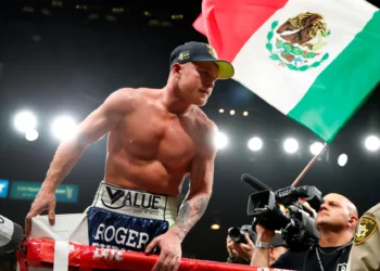 Canelo Álvarez: Mejor boxeador del año 2023 según el Consejo Mundial de Boxeo