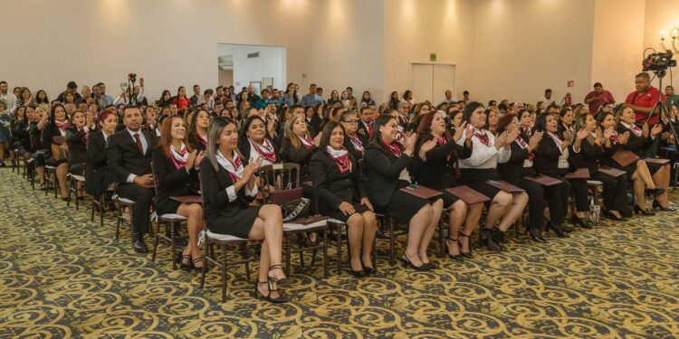 Egresan licenciados y másteres del Centro de Actualización del Magisterio en Tamaulipas