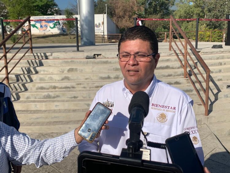 Investigan a empleados federales por robarse pensiones de abuelitos