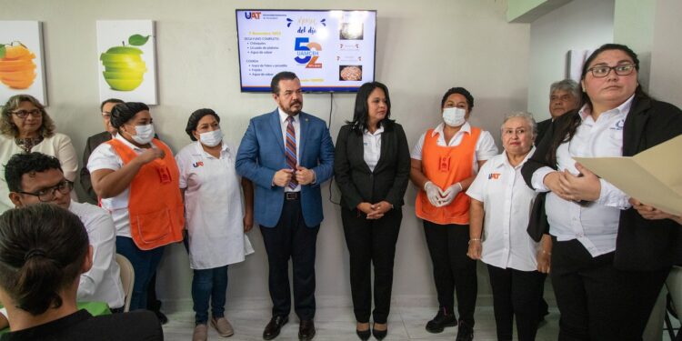 Celebra la UAMCEH UAT 52 años de formar profesionales de excelencia