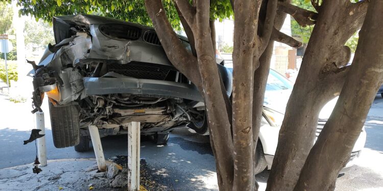 Fuerte encontronazo vehicular en el crucero 13 y Abasolo en Cd. Victoria