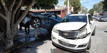 Fuerte encontronazo vehicular en el crucero 13 y Abasolo en Cd. Victoria
