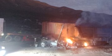 Se incendian dos tráileres en la carretera Victoria-San Luis Potosí