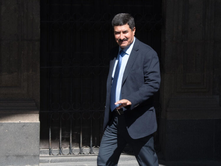 Javier Corral renuncia al PAN tras 41 años de militancia