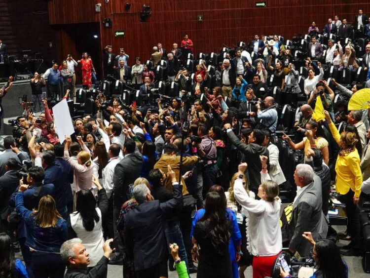Entre jaloneos Diputados aprueban el Presupuesto Federal 2024  en candente sesión