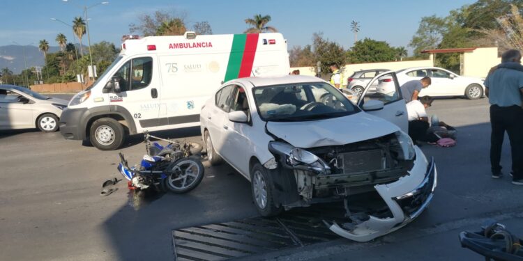 Arrollan a motociclista que se atravesó en Bulevar Tamaulipas de Cd. Victoria