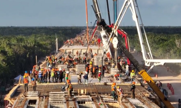 López Obrador supervisa obras en Quintana Roo después de participar en APEC