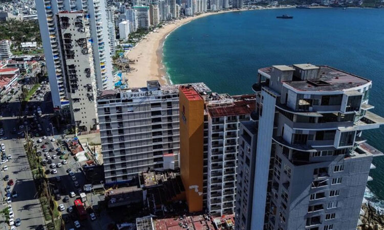 Un mes después de Otis, Acapulco sigue en crisis a pesar de los esfuerzos