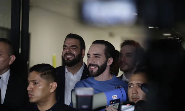 Nayib Bukele recibió el aval del árbitro electoral para buscar la reelección