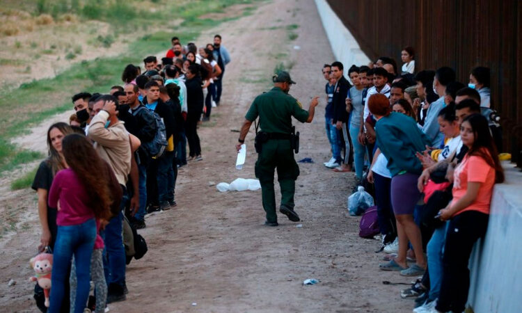 Más de 380 mil migrantes deportados por Estados Unidos en siete meses