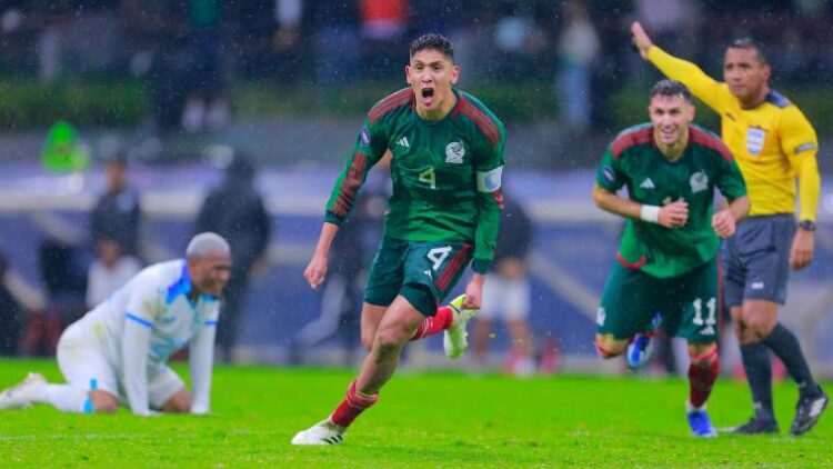 México se salva en penales ante Honduras y avanza a la Copa América