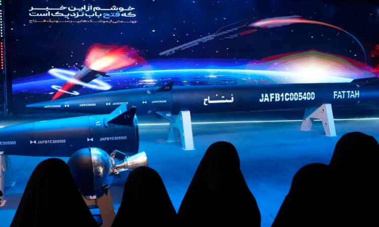 Irán revela su nuevo misil hipersónico Fattah 2