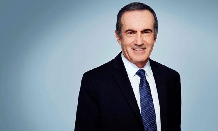 Andrés Oppenheimer analiza la relación entre crecimiento económico y felicidad en su nuevo libro “Cómo salir del pozo”