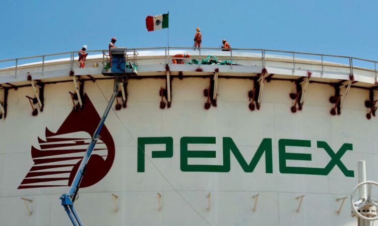 Producción de Pemex dependiente de campos antiguos, advierten especialistas