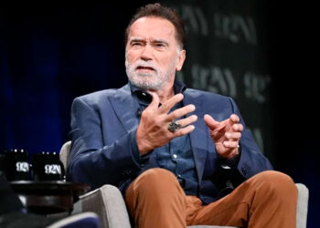 Demandan a Arnold Schwarzenegger por accidente de auto en Los Ángeles