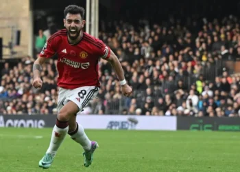 Bruno Fernandes rescata al Manchester United