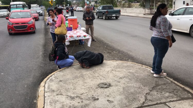 Camioneta atropella a señora en cruce del 7 Bulevar Praxedis Balboa