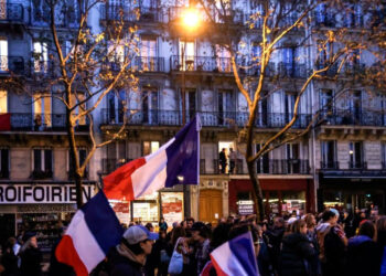 Masiva protesta en París contra el antisemitismo: Unidad y división en tiempos de guerra