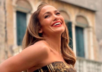 Jennifer Lopez regresa con fuerza: Anuncia su primer álbum en una década, ‘This Is Me… Now’