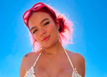 Karol G ofrece concierto sorpresa para reclusas en cárcel Colombiana como parte del ‘Con cora tour’