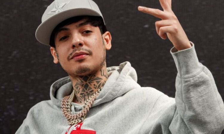 Natanael Cano divide opiniones tras interpretar canción de Rocío Durcal